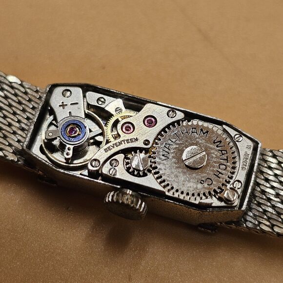 Vintage Waltham 17J Diamond Bezel Ladies Tank Watch For Repair main image 8